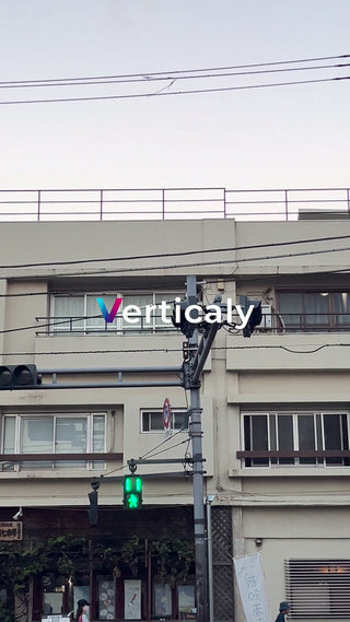 都会の街並み、夕暮れ時