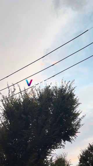 夕焼けと電線、夏の空模様