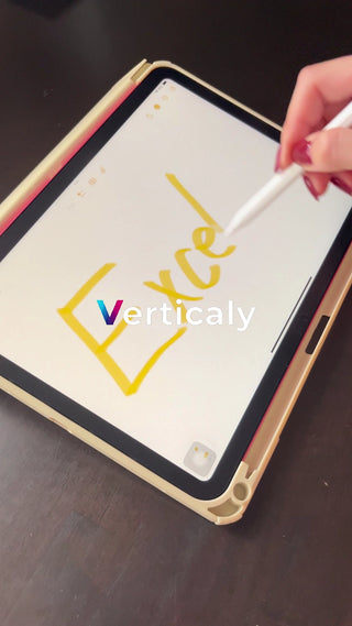 Excelで手書きする女性