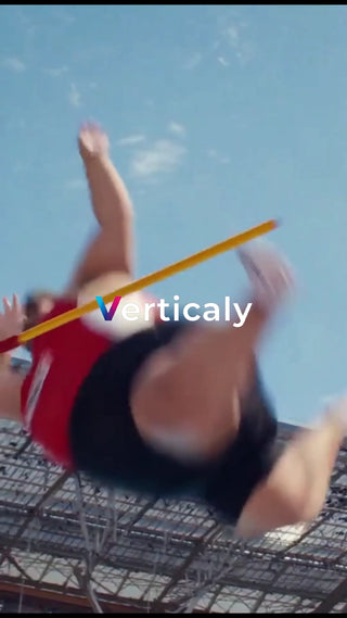 高跳び、天空へ舞う