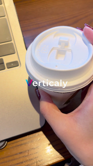 コーヒーとPC、穏やかな時間