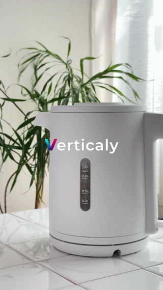 白い電気ケトル