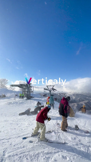 雪山スキー、晴天のゲレンデ