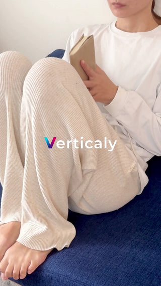 読書を楽しむ女性