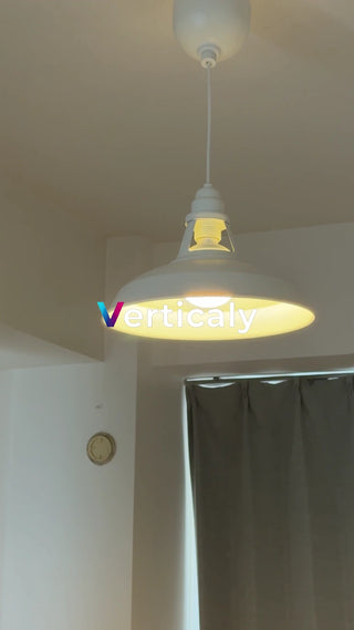 白いペンダントライト