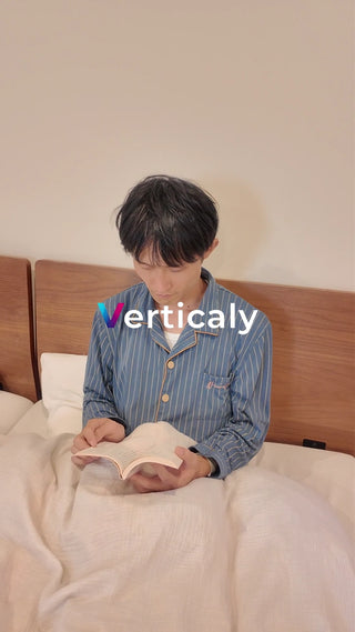 ベッドで読書、穏やかな時間