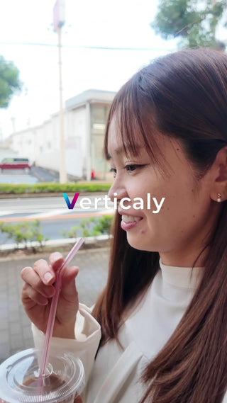 カフェタイム、透明カップとストロー