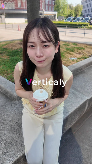 カフェで一息、穏やかな午後