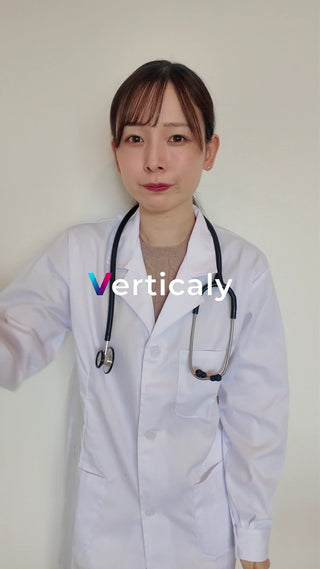 医師の白衣姿、聴診器