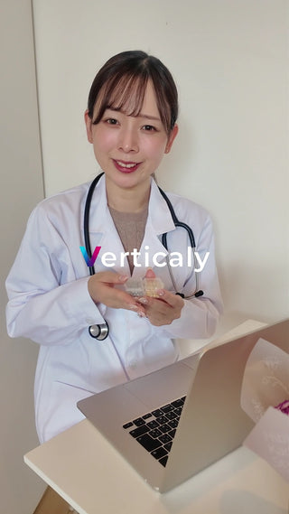 医師、薬の説明、オンライン診療