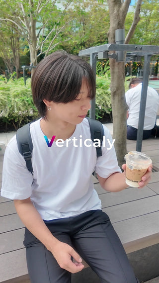 カフェラテを飲む午後