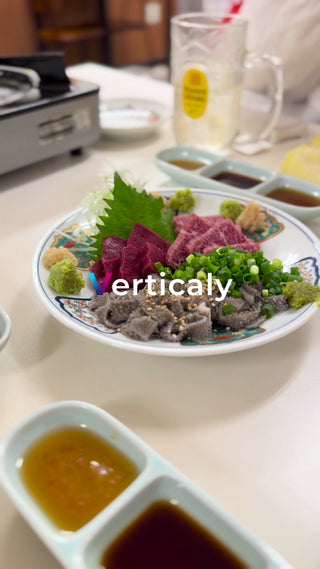 生肉と内臓、新鮮な盛り合わせ