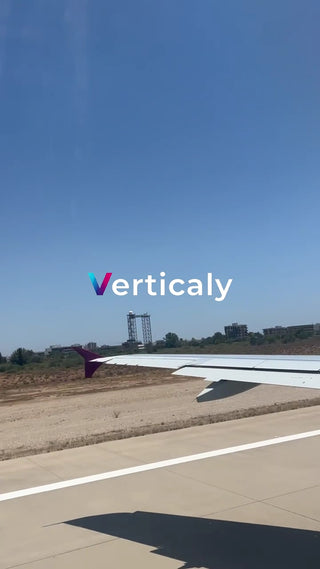 離陸直前の機窓