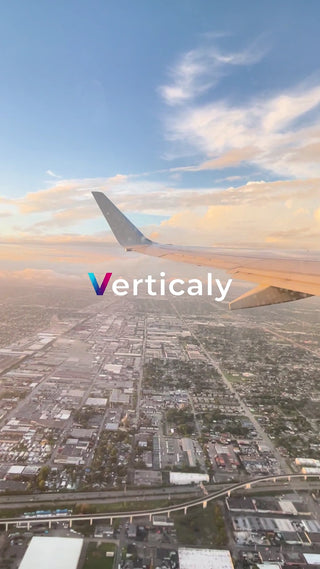 飛行機からの街並み、夕暮れ時