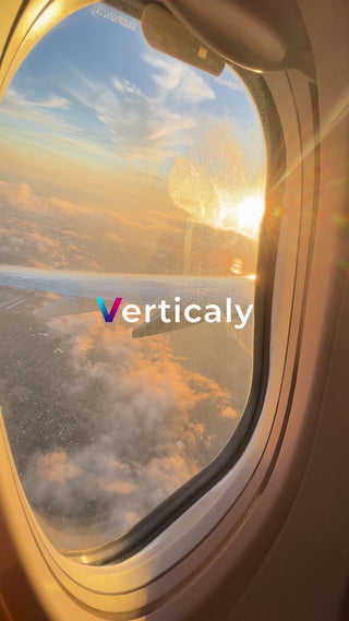 飛行機からの夕焼け、空の旅