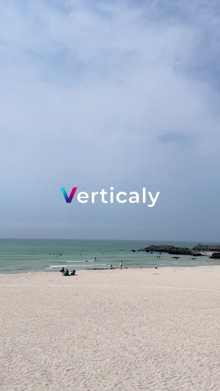 白い砂浜と穏やかな海