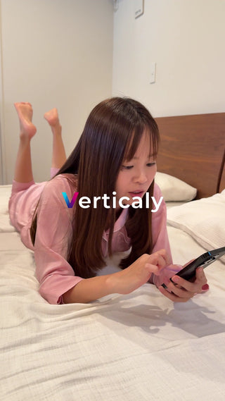 ベッドでスマホ、リラックス