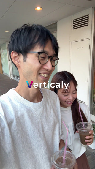 笑顔で語らう二人