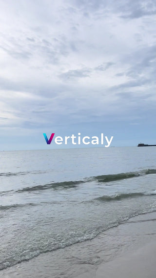 穏やかな海辺の風景、夕暮れ時