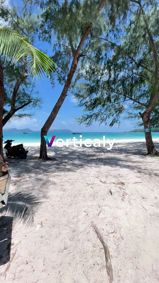 白い砂浜と穏やかな海