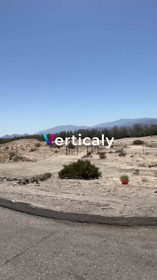砂漠の風景、青空の下