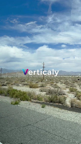 砂漠の風景、青空の下