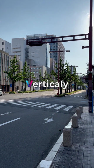 都会の街並み、夏の午後