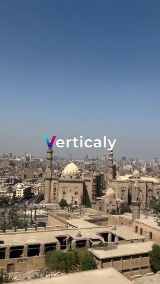 カイロの街並み、青空の下