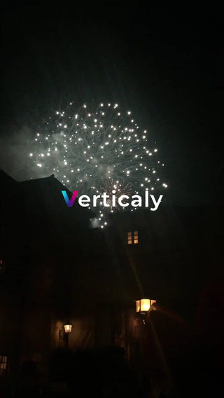 夜空に咲く白い花