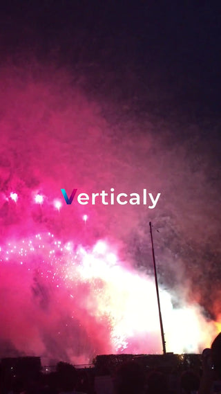 花火、夜空を彩る