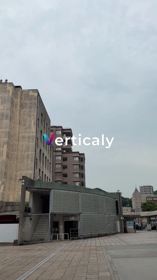 都会の風景、曇り空の下
