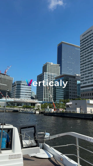 都会の風景、水辺の船旅