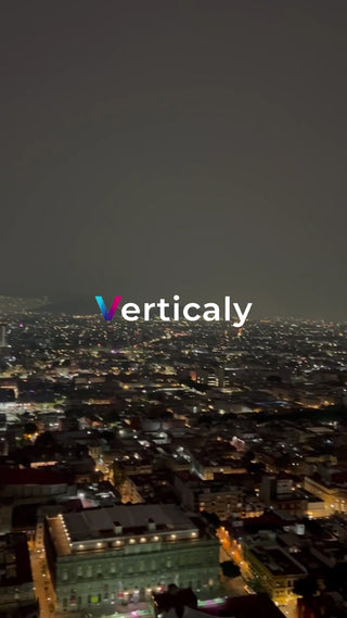 都会の夜景、煌めく光