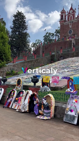 死者の日の飾り、賑やか