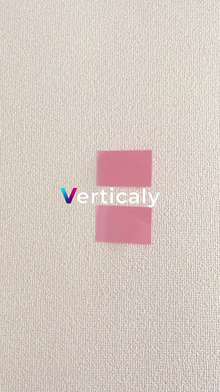 ピンク色の背景、2つの四角