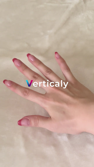 赤いフレンチネイル