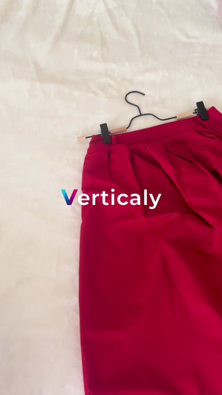 情熱的な赤いスカート