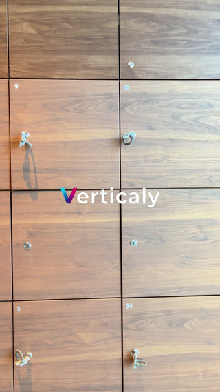 木製ロッカー、鍵と番号