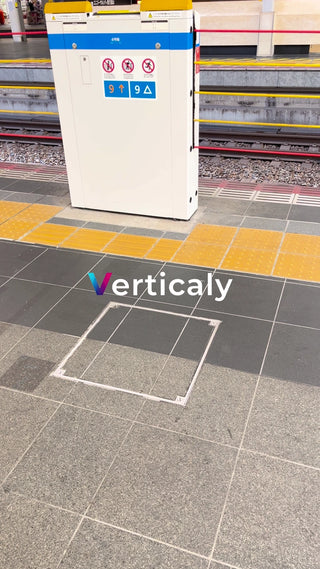 駅のプラットフォーム、日常の風景