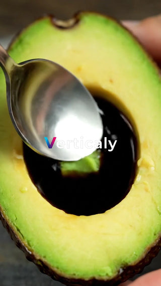 アボカドに醤油、至福の瞬間