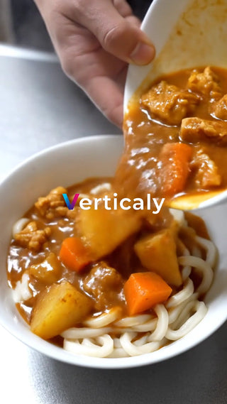 カレーうどんを食べる