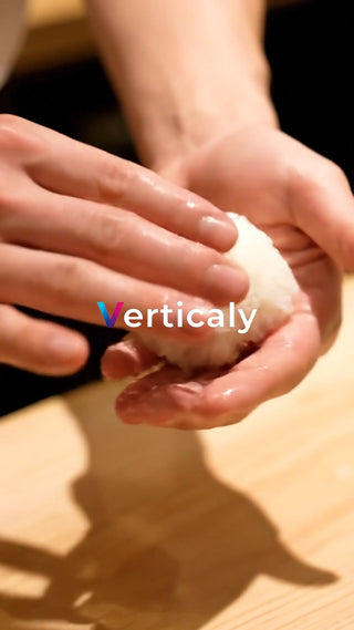 寿司を握る職人技