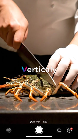 料理人が調理、伊勢海老捌き