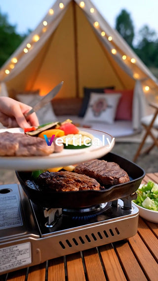 キャンプ飯、焼き立てステーキ