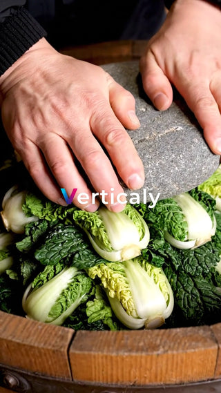 白菜を漬ける、手仕事