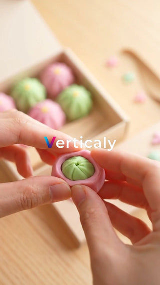 手作りの和菓子、ピンクと緑