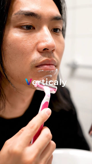 髭剃り、身だしなみを整える