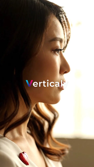 横顔、輝く女性