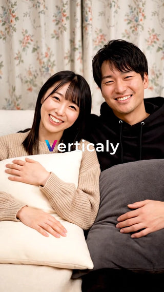 笑顔のカップル、寄り添う時間