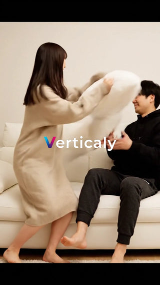 笑顔で枕投げ、楽しい時間